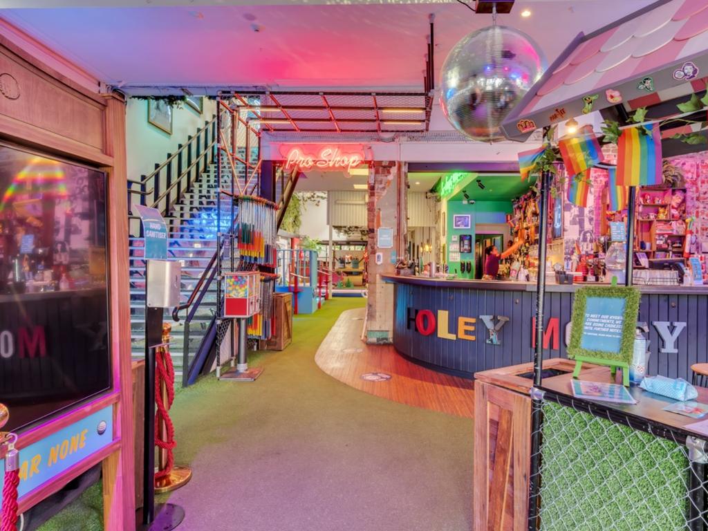 HOLY MOLY MINI GOLF, BAR & RESTAURANT Hot in SG HOLY MOLY MINI GOLF, BAR & RESTAURANT Hot in SG