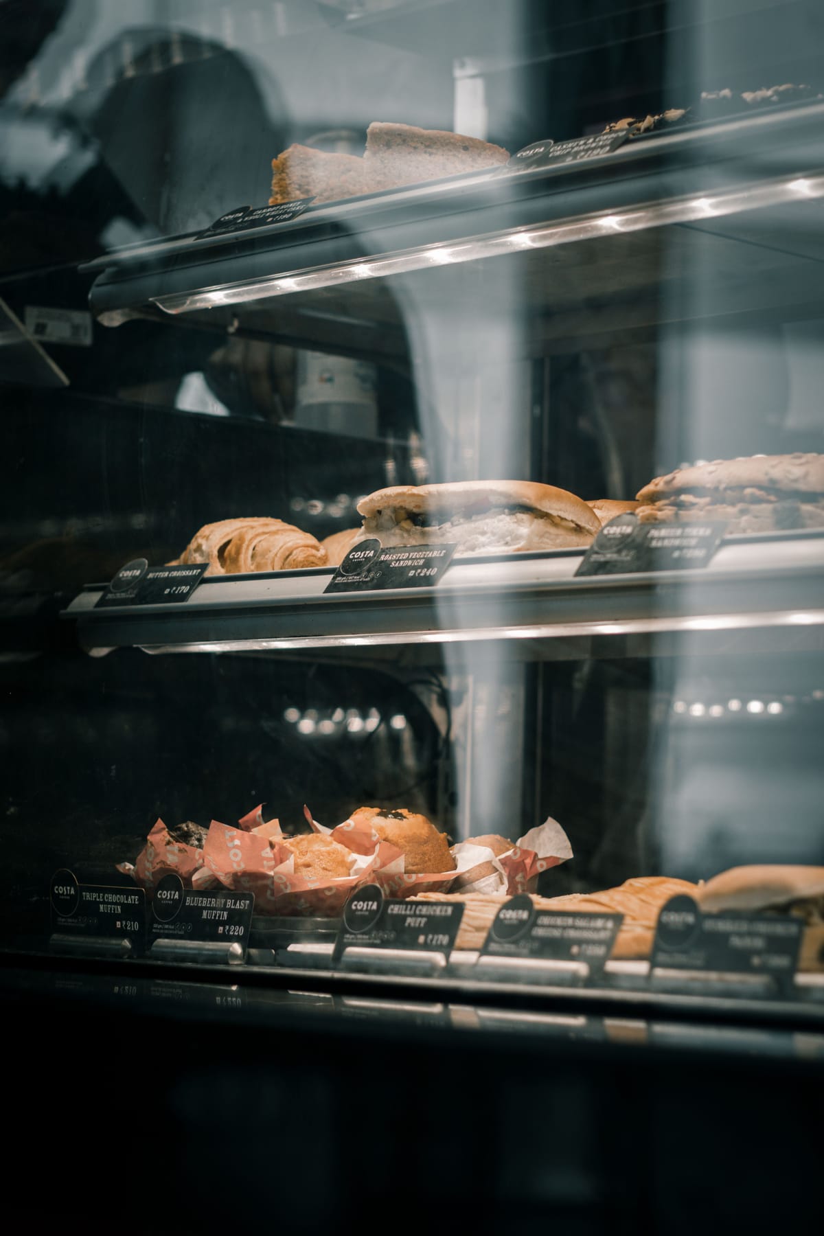 We Tried This Popular Rooftop Bakery Cafe In Maxwell By A Greek-Cypriot Chef Post feature image