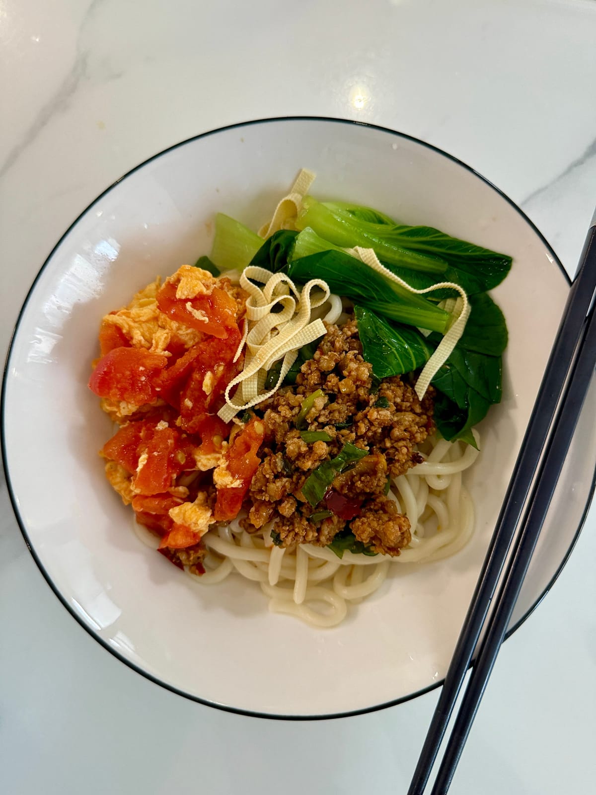 Is Hill Street Tai Hwa Pork Noodle Michelin Star-Worthy Or Overrated? Post feature image