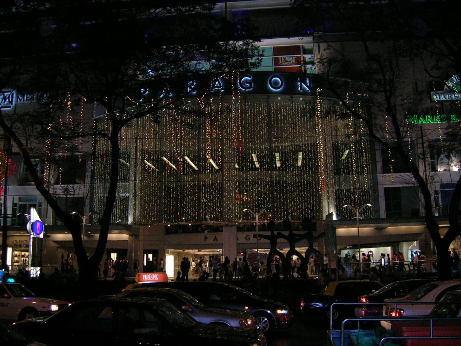 Metro’s Paragon and Causeway Point stores are closing—but not yet Post image